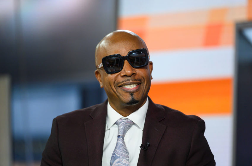  Did You Know?! MC Hammer “Owns A Piece of Twitter”?