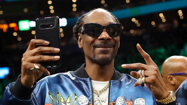  Snoop Dogg Clears Up ‘Lovers And Friends’ Festival Lineup After Lil Kim and Mase Deny Participation