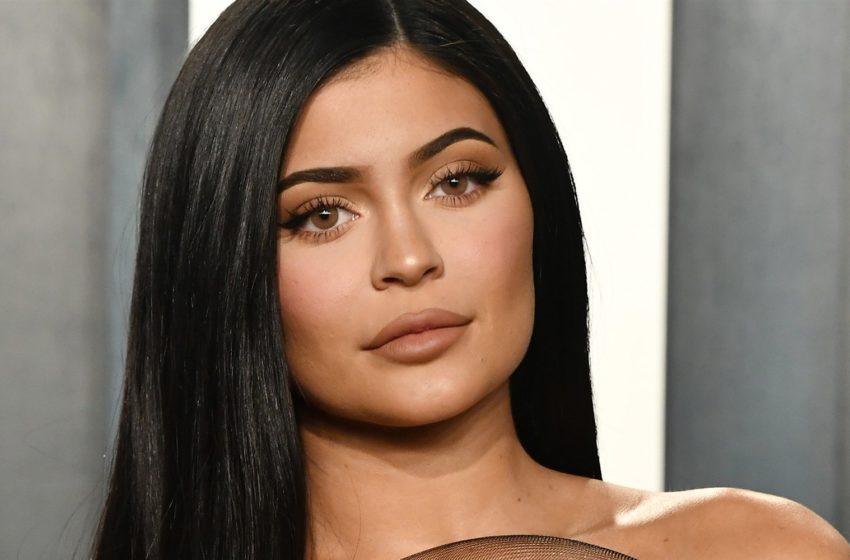  Kylie Jenner Accused of Lying About Billionaire Status