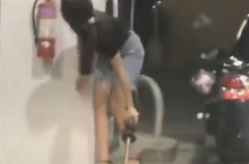  Viral Video Shows Woman Struggling While A Large Amount Of Gas Pours Out Of Nozzle