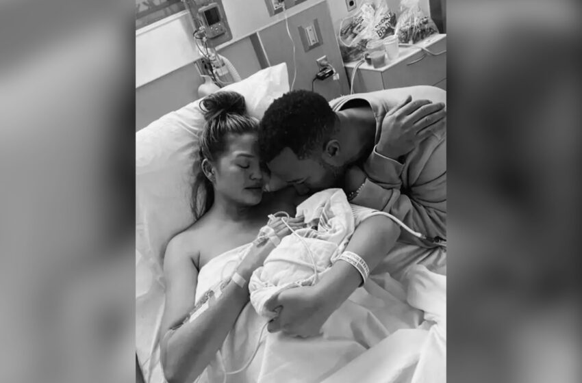  Chrissy Teigen Responds To Backlash After Saying Her 2020 Miscarriage Had Been An Abortion
