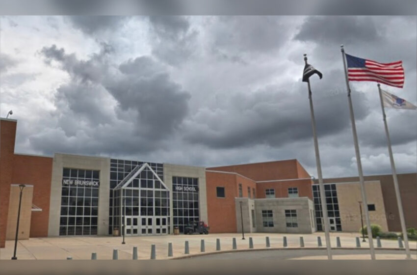 29 Year Old Woman Arrested After Enrolling In High School And Posing As 29 Year Old Woman Arrested After Enrolling In High School And Posing As