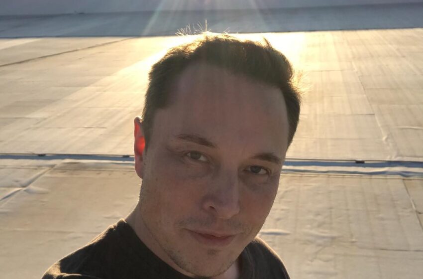  Elon Musk Is Accompanied  By Bodyguards ‘Everywhere’ At Twitter HQ, ‘Even To The Bathroom