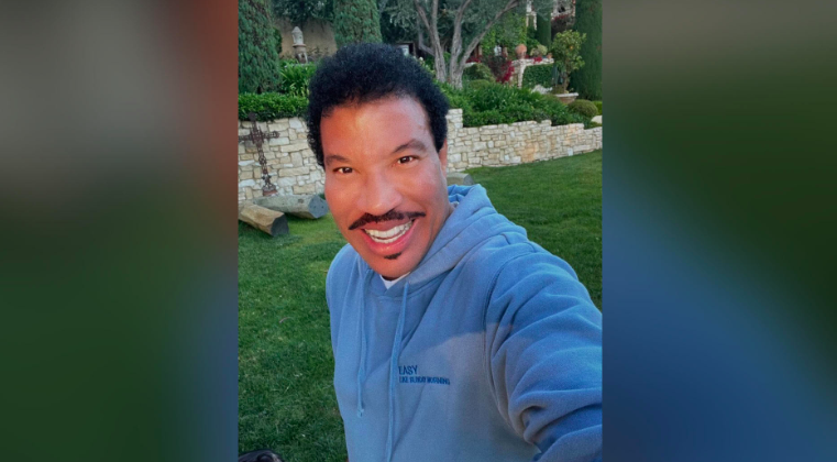  Lionel Richie Shuts Down Plastic Surgery Rumors, Says Water, Sleep, Sweat, and Sex Gives Him His Youthful Glow
